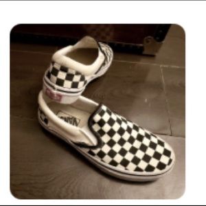 Vans- slip on sneakers size7